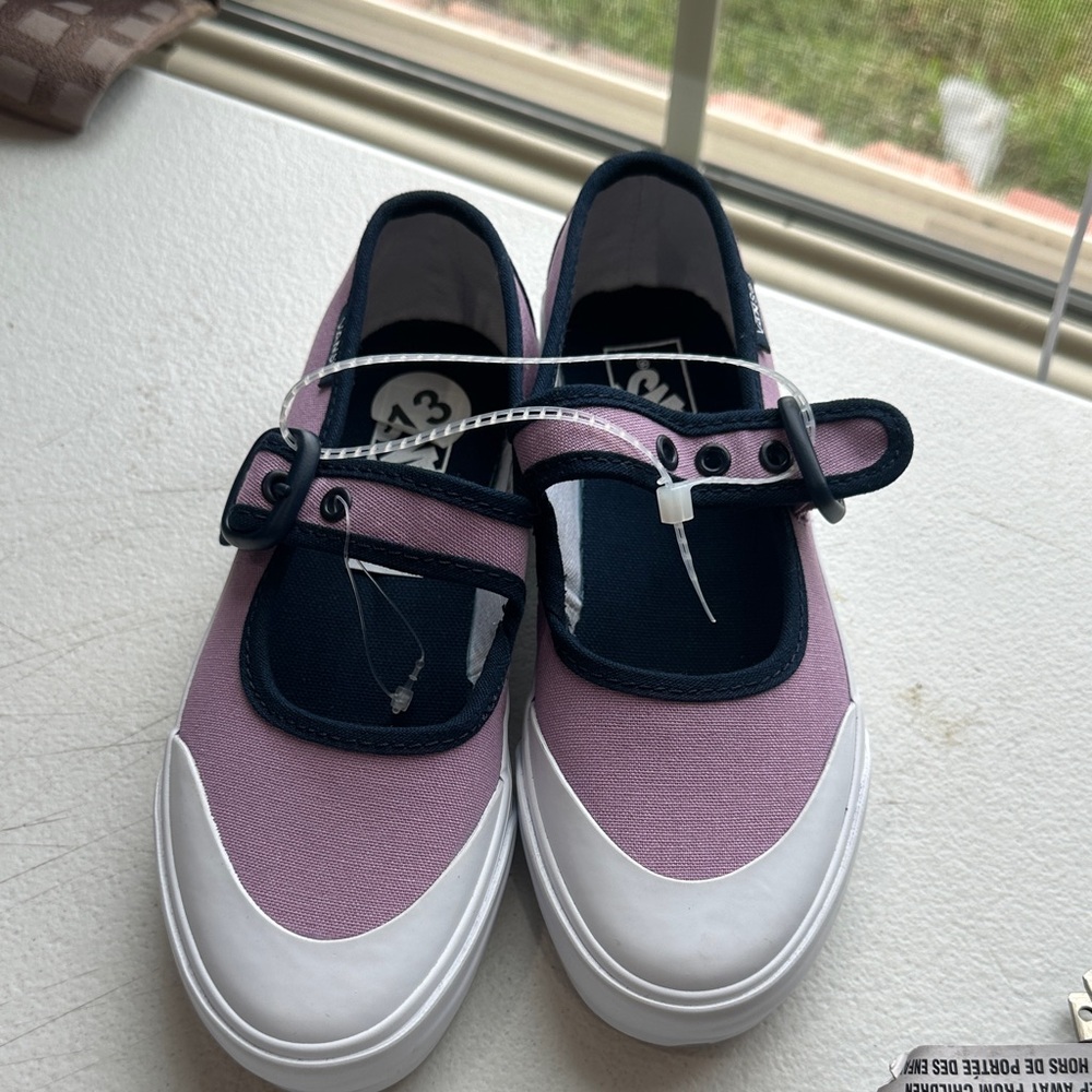 NEW Vans kids Pink and Navy Sneakers size 13 - Picture 2 of 9